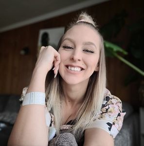 Meet your Posher, Joelle